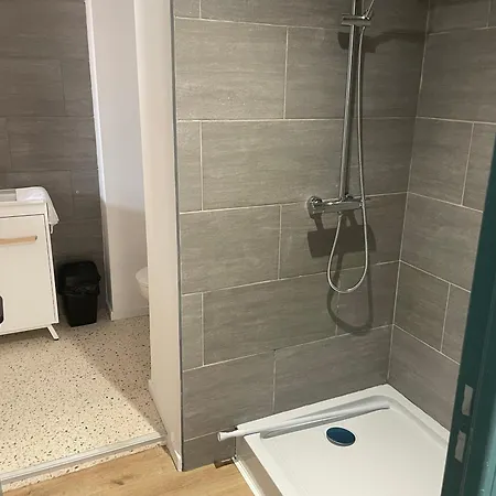 L'avenue 002, Tout Confort Apartment Roanne